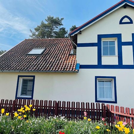 Отель Old House Нида Экстерьер фото